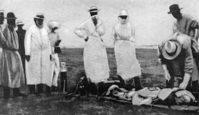 лікарі