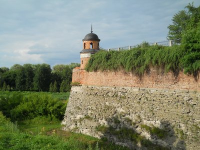 замок поріс травою